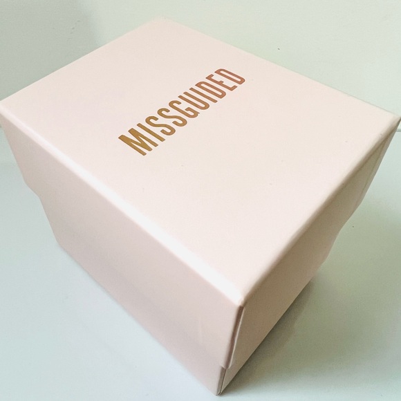 Missguided Ladies Black Strap Rose Gold Watch MG010BRG Brand New with Box - Picture 7 of 7